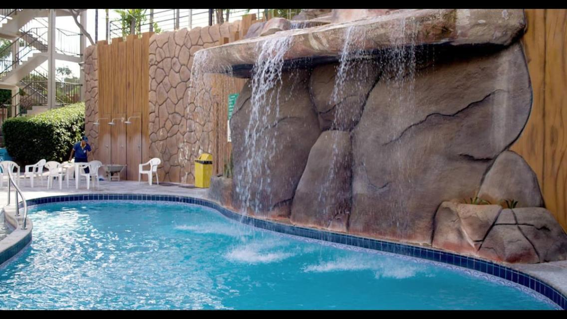 Hotel Golden Dolphin Com Cafe Da Manha! Piscinas 24H Caldas Novas Eksteriør billede