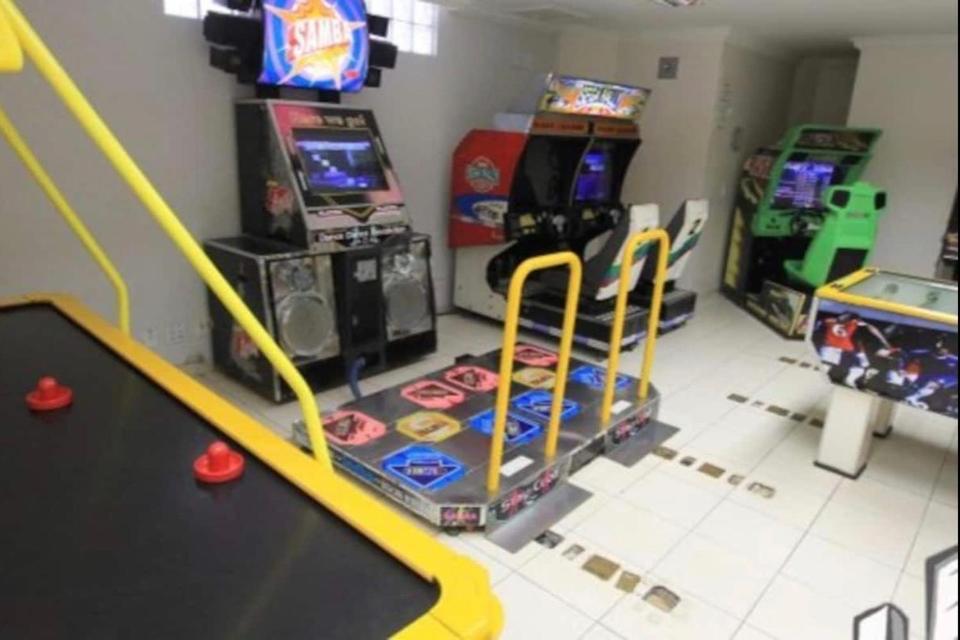 Hotel Golden Dolphin Com Cafe Da Manha! Piscinas 24H Caldas Novas Eksteriør billede